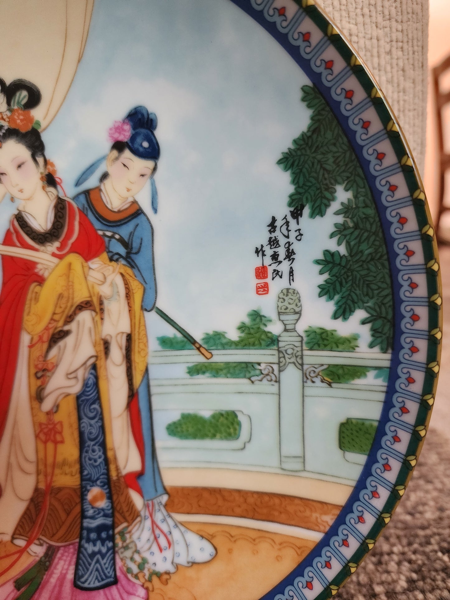Decorative Collectible Plate "Beauties of the Red Mansion" series produced by Imperial Jingdezhen Porcelain